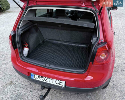 Красный Фольксваген Гольф, объемом двигателя 1.6 л и пробегом 287 тыс. км за 6200 $, фото 9 на Automoto.ua