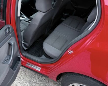 Красный Фольксваген Гольф, объемом двигателя 1.6 л и пробегом 284 тыс. км за 6300 $, фото 12 на Automoto.ua