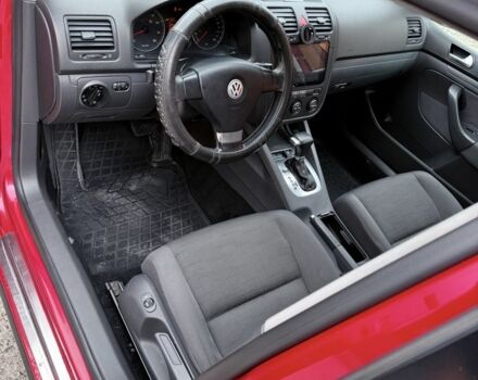 Красный Фольксваген Гольф, объемом двигателя 1.6 л и пробегом 284 тыс. км за 6300 $, фото 10 на Automoto.ua