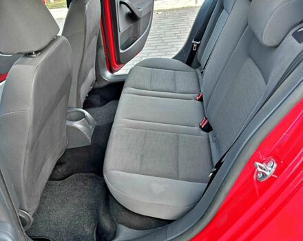 Красный Фольксваген Гольф, объемом двигателя 1.6 л и пробегом 221 тыс. км за 5999 $, фото 18 на Automoto.ua