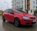 Червоний Фольксваген Гольф, об'ємом двигуна 1.39 л та пробігом 212 тис. км за 5500 $, фото 1 на Automoto.ua