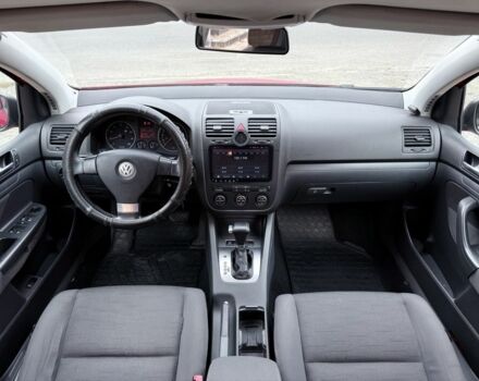 Красный Фольксваген Гольф, объемом двигателя 1.6 л и пробегом 284 тыс. км за 6300 $, фото 8 на Automoto.ua