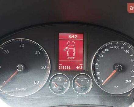 Красный Фольксваген Гольф, объемом двигателя 2 л и пробегом 316 тыс. км за 5000 $, фото 1 на Automoto.ua