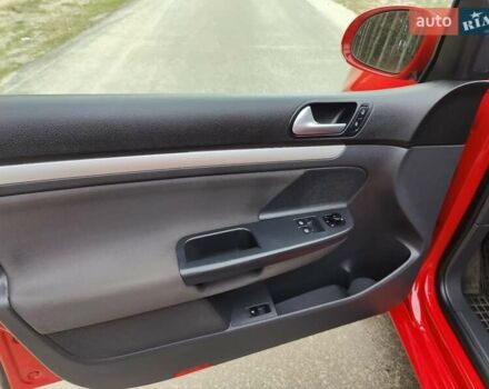 Красный Фольксваген Гольф, объемом двигателя 1.6 л и пробегом 184 тыс. км за 6450 $, фото 15 на Automoto.ua