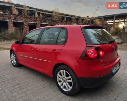 Красный Фольксваген Гольф, объемом двигателя 1.39 л и пробегом 205 тыс. км за 5399 $, фото 5 на Automoto.ua