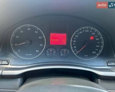 Красный Фольксваген Гольф, объемом двигателя 1.6 л и пробегом 231 тыс. км за 5500 $, фото 10 на Automoto.ua