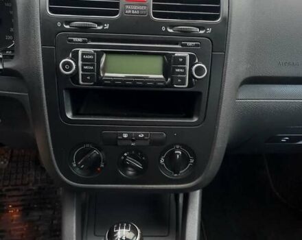 Червоний Фольксваген Гольф, об'ємом двигуна 1.4 л та пробігом 205 тис. км за 4950 $, фото 31 на Automoto.ua