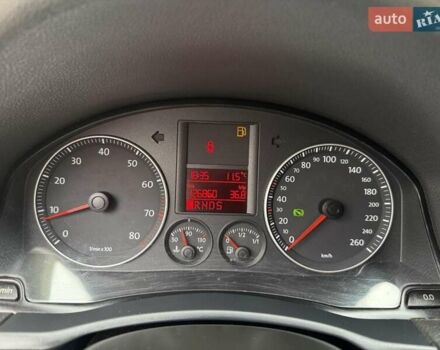 Красный Фольксваген Гольф, объемом двигателя 1.6 л и пробегом 126 тыс. км за 6799 $, фото 21 на Automoto.ua