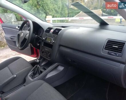 Красный Фольксваген Гольф, объемом двигателя 1.39 л и пробегом 205 тыс. км за 5399 $, фото 27 на Automoto.ua