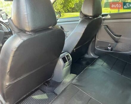 Красный Фольксваген Гольф, объемом двигателя 1.6 л и пробегом 231 тыс. км за 5500 $, фото 8 на Automoto.ua