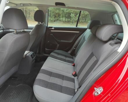 Красный Фольксваген Гольф, объемом двигателя 1.6 л и пробегом 184 тыс. км за 6450 $, фото 5 на Automoto.ua