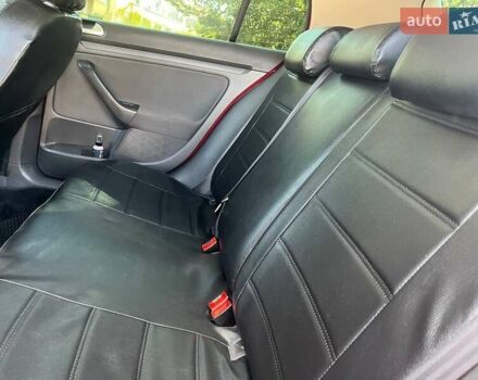 Красный Фольксваген Гольф, объемом двигателя 1.6 л и пробегом 231 тыс. км за 5500 $, фото 9 на Automoto.ua