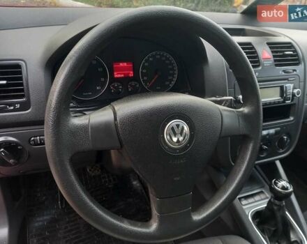 Червоний Фольксваген Гольф, об'ємом двигуна 1.4 л та пробігом 205 тис. км за 4950 $, фото 49 на Automoto.ua
