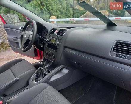 Червоний Фольксваген Гольф, об'ємом двигуна 1.4 л та пробігом 205 тис. км за 4950 $, фото 36 на Automoto.ua