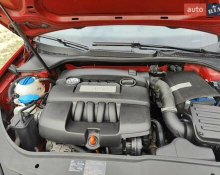 Красный Фольксваген Гольф, объемом двигателя 1.6 л и пробегом 184 тыс. км за 6450 $, фото 29 на Automoto.ua