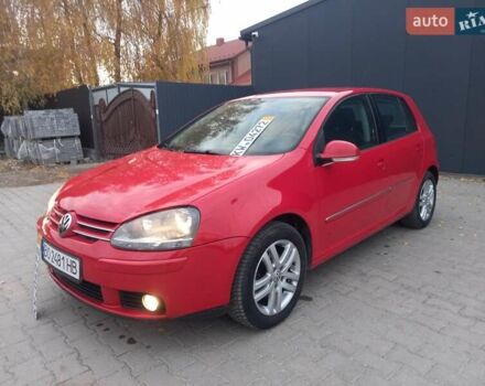 Красный Фольксваген Гольф, объемом двигателя 1.39 л и пробегом 205 тыс. км за 5399 $, фото 2 на Automoto.ua