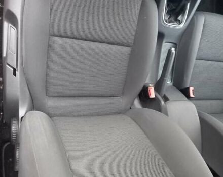 Красный Фольксваген Гольф, объемом двигателя 1.39 л и пробегом 205 тыс. км за 5399 $, фото 19 на Automoto.ua