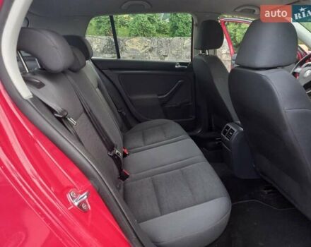 Красный Фольксваген Гольф, объемом двигателя 1.39 л и пробегом 205 тыс. км за 5399 $, фото 32 на Automoto.ua