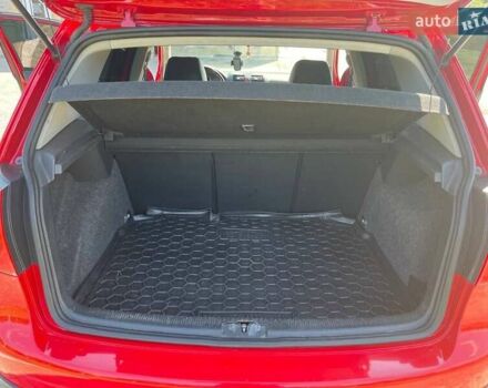 Красный Фольксваген Гольф, объемом двигателя 1.6 л и пробегом 231 тыс. км за 5500 $, фото 1 на Automoto.ua