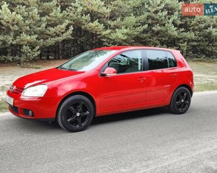 Красный Фольксваген Гольф, объемом двигателя 1.6 л и пробегом 184 тыс. км за 6450 $, фото 1 на Automoto.ua