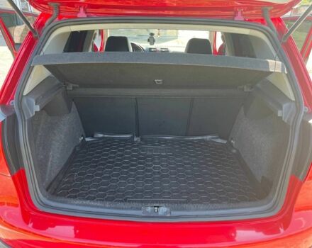 Красный Фольксваген Гольф, объемом двигателя 1.6 л и пробегом 230 тыс. км за 5300 $, фото 2 на Automoto.ua