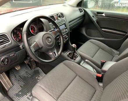 Красный Фольксваген Гольф, объемом двигателя 1.6 л и пробегом 197 тыс. км за 7690 $, фото 28 на Automoto.ua