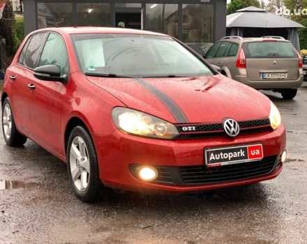 Красный Фольксваген Гольф, объемом двигателя 1.6 л и пробегом 197 тыс. км за 7690 $, фото 2 на Automoto.ua