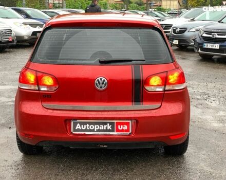 Красный Фольксваген Гольф, объемом двигателя 1.6 л и пробегом 197 тыс. км за 7690 $, фото 5 на Automoto.ua