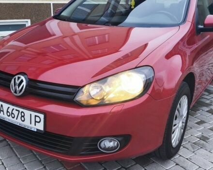 Красный Фольксваген Гольф, объемом двигателя 1.6 л и пробегом 196 тыс. км за 8000 $, фото 3 на Automoto.ua