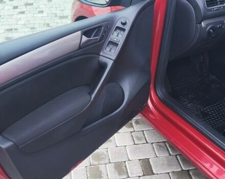 Красный Фольксваген Гольф, объемом двигателя 1.6 л и пробегом 196 тыс. км за 8000 $, фото 23 на Automoto.ua