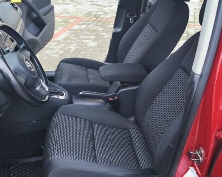 Красный Фольксваген Гольф, объемом двигателя 1.6 л и пробегом 196 тыс. км за 8000 $, фото 16 на Automoto.ua