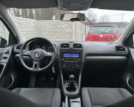 Красный Фольксваген Гольф, объемом двигателя 1.4 л и пробегом 202 тыс. км за 7300 $, фото 6 на Automoto.ua