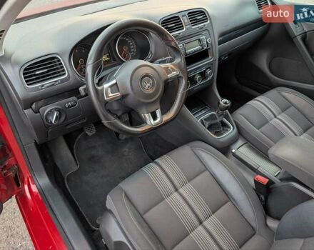 Красный Фольксваген Гольф, объемом двигателя 1.39 л и пробегом 186 тыс. км за 7500 $, фото 18 на Automoto.ua