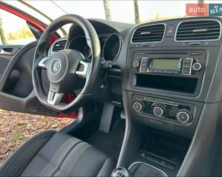 Красный Фольксваген Гольф, объемом двигателя 1.39 л и пробегом 188 тыс. км за 7300 $, фото 12 на Automoto.ua