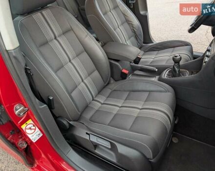 Красный Фольксваген Гольф, объемом двигателя 1.39 л и пробегом 186 тыс. км за 7500 $, фото 31 на Automoto.ua