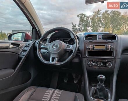 Красный Фольксваген Гольф, объемом двигателя 1.39 л и пробегом 186 тыс. км за 7500 $, фото 37 на Automoto.ua