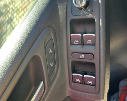 Червоний Фольксваген Гольф, об'ємом двигуна 1.39 л та пробігом 257 тис. км за 7990 $, фото 7 на Automoto.ua