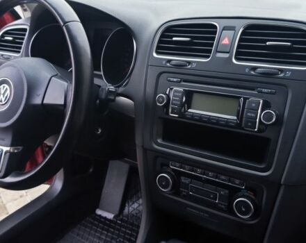 Красный Фольксваген Гольф, объемом двигателя 1.6 л и пробегом 196 тыс. км за 8000 $, фото 21 на Automoto.ua