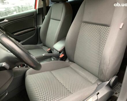 Красный Фольксваген Гольф, объемом двигателя 1.6 л и пробегом 197 тыс. км за 7690 $, фото 29 на Automoto.ua