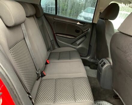 Красный Фольксваген Гольф, объемом двигателя 1.6 л и пробегом 197 тыс. км за 7690 $, фото 24 на Automoto.ua