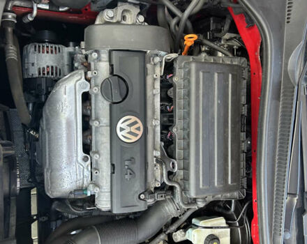 Красный Фольксваген Гольф, объемом двигателя 1.4 л и пробегом 205 тыс. км за 7350 $, фото 51 на Automoto.ua