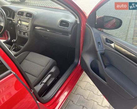 Красный Фольксваген Гольф, объемом двигателя 1.4 л и пробегом 205 тыс. км за 7350 $, фото 41 на Automoto.ua