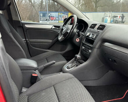 Красный Фольксваген Гольф, объемом двигателя 1.6 л и пробегом 288 тыс. км за 8000 $, фото 13 на Automoto.ua