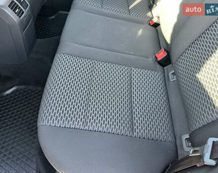 Червоний Фольксваген Гольф, об'ємом двигуна 1.6 л та пробігом 195 тис. км за 6900 $, фото 24 на Automoto.ua