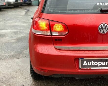 Красный Фольксваген Гольф, объемом двигателя 1.6 л и пробегом 197 тыс. км за 7690 $, фото 12 на Automoto.ua