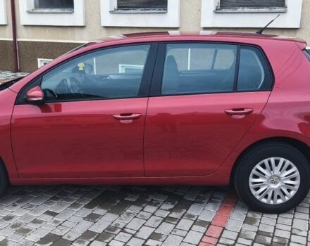 Красный Фольксваген Гольф, объемом двигателя 1.6 л и пробегом 196 тыс. км за 8000 $, фото 2 на Automoto.ua