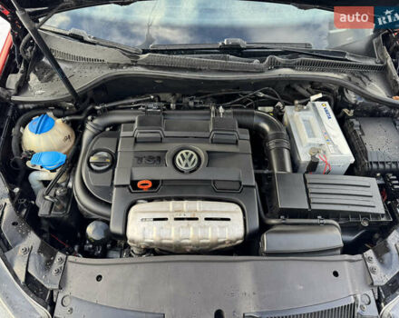 Червоний Фольксваген Гольф, об'ємом двигуна 1.4 л та пробігом 187 тис. км за 9499 $, фото 10 на Automoto.ua