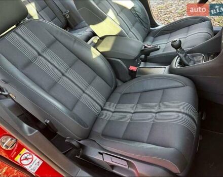 Красный Фольксваген Гольф, объемом двигателя 1.39 л и пробегом 188 тыс. км за 7300 $, фото 14 на Automoto.ua