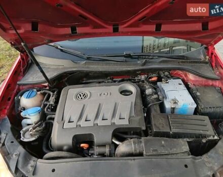 Червоний Фольксваген Гольф, об'ємом двигуна 1.6 л та пробігом 200 тис. км за 5200 $, фото 5 на Automoto.ua