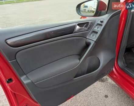 Красный Фольксваген Гольф, объемом двигателя 1.39 л и пробегом 186 тыс. км за 7500 $, фото 20 на Automoto.ua